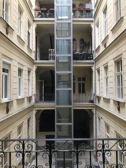 بودابست White Luxury Apartment المظهر الخارجي الصورة