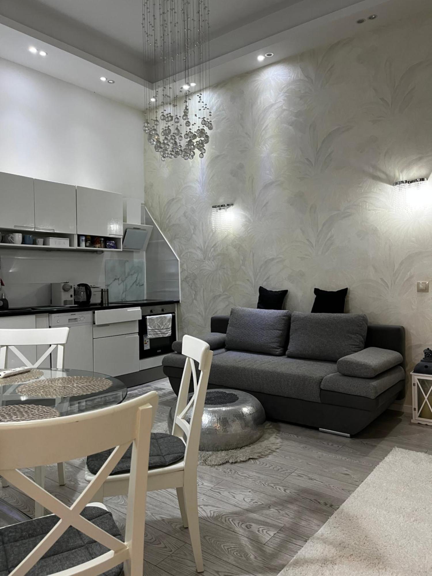 بودابست White Luxury Apartment المظهر الخارجي الصورة